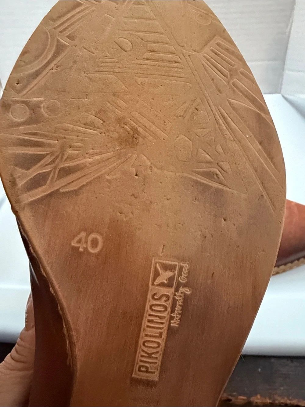 PIKOLINOS smooth tan